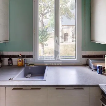 Spacious 3-bedroom On Rue Michel Coty *