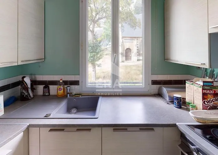 Spacious 3-bedroom On Rue Michel Coty *