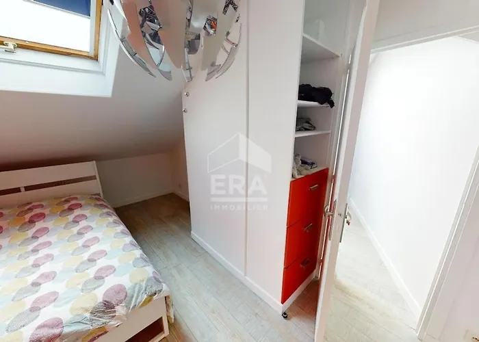 Apartament Spacious 3-bedroom On Rue Michel Coty