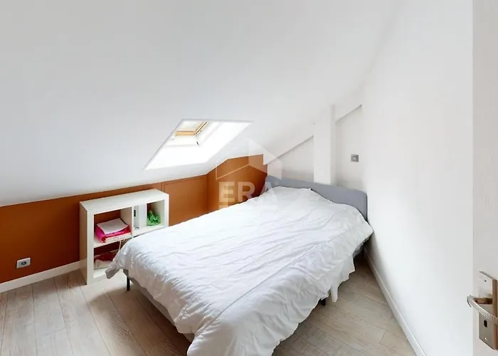 Spacious 3-bedroom On Rue Michel Coty Appartement *